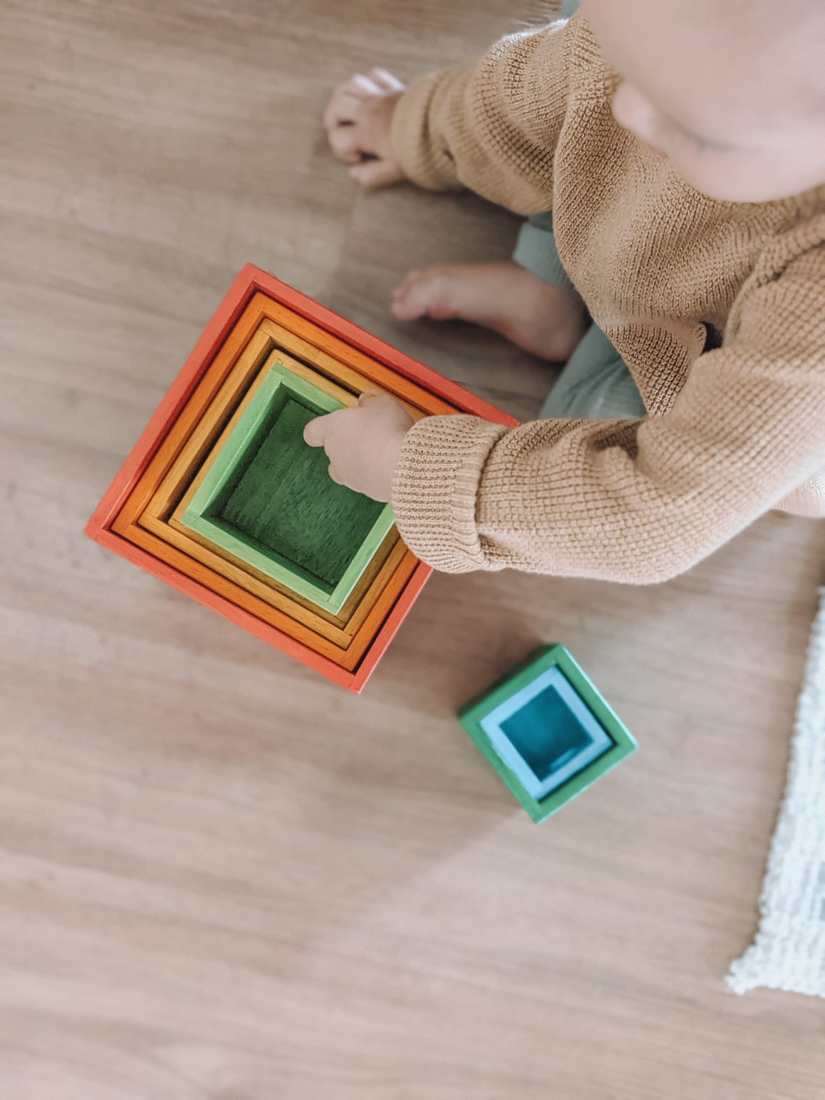 QToys Australia (USA) Rainbow Nesting Boxes